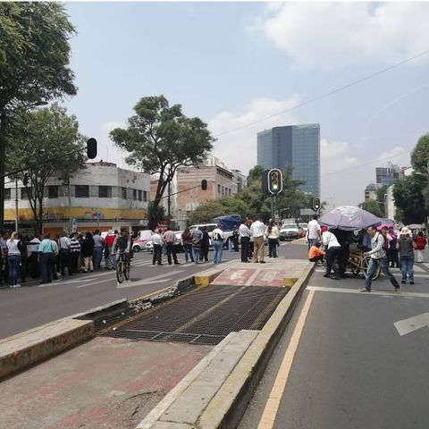 Bloquean avenida Chapultepec