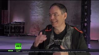 Keiser Report: Fia-tios! (E1438)