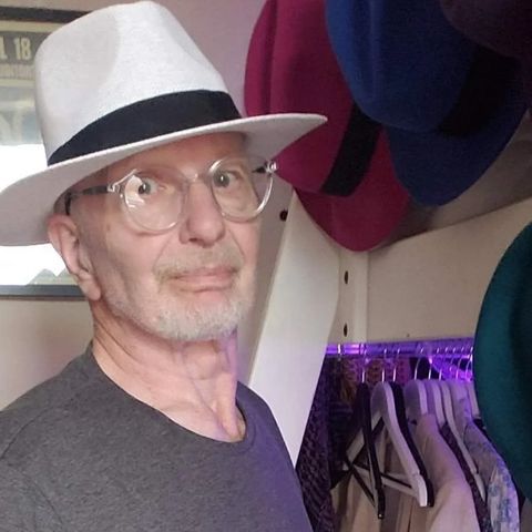 Morre Barry Mitchell, ex-baixista do Queen