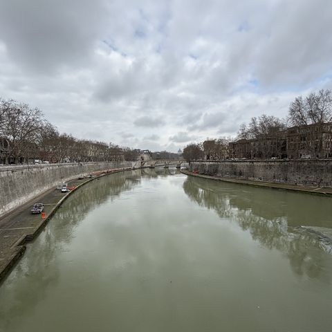 #703 Poteri, cemento, la città che sarà e altre storie di Roma
