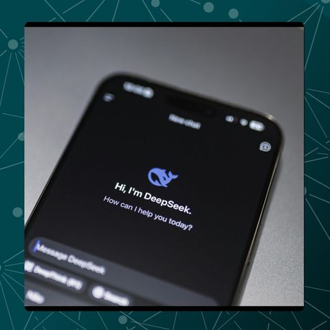 L'assistente virtuale Monica utilizza DeepSeek