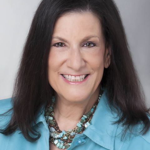 Elaine Fogel - Speaker, Author & Brand Evangelist