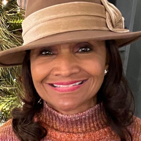 Replay: Martina Ballen, Senior Associate AD for Human Resources & CFO at UNC Chapel Hill, joins Monique A. J. Smith for A Chat in the Garden