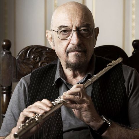 414 - Ian Anderson of Jethro Tull - The Seven Decades Tour, and What He Really Thinks of A.I. Technology