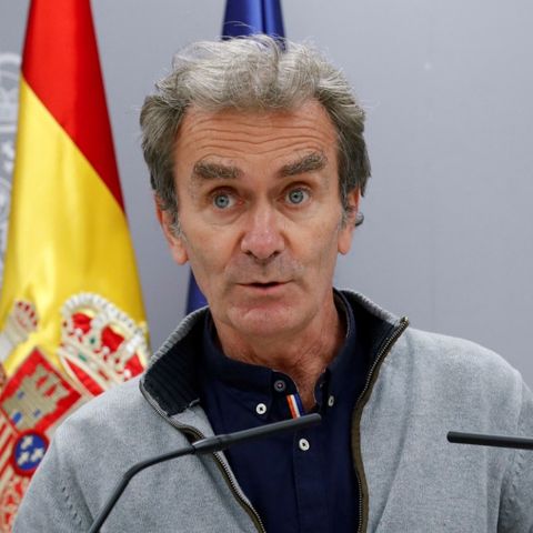 Médicos españoles piden renuncia del coordinador de Salud por mal manejo de pandemia