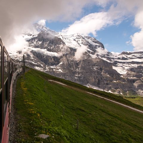 Los Alpes desde la estación de tren más alta de Europa y Mallorca desde el tranvía más entrañable de España