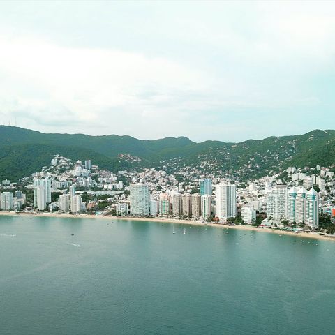 Acapulco con Sonido 8D