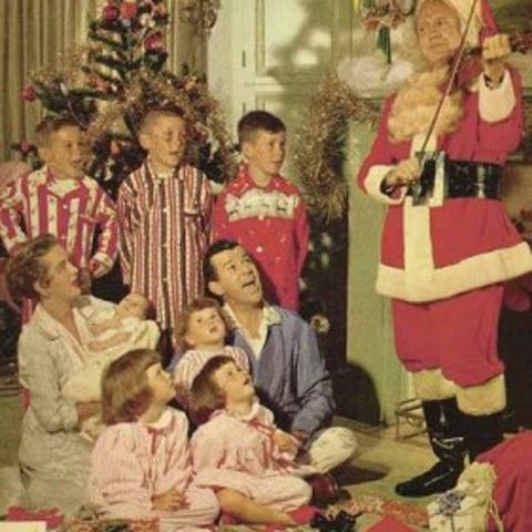 OTR Christmas Shows - Stump Us - 1945-12-25 WJR