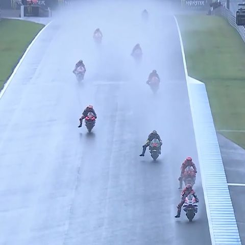 MotoGP, il GP del Giappone dura solo 12 giri: vince Martin sotto il diluvio. 2° Bagnaia