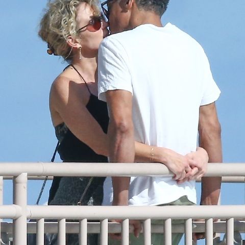 TJ Holmes And Amy Robach No Longer Hiding Affair With Full-On PDA In Miami