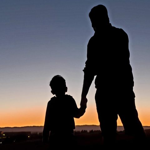 Lo psicoterapeuta Alberto Pellai discute del rapporto tra padre e figlio