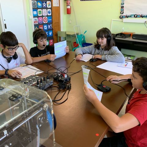 SPAIN - Nicolas, Aday and Irina debating about democracy