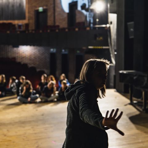 O sztuce pisania recenzji teatralnych.