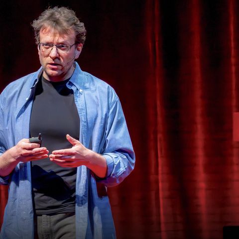 How to fight (and win) an information war | Peter Pomerantsev