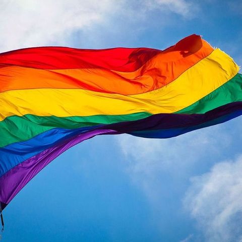 ¿Cómo dar la noticia de ser LGBT?, Carlos Romero, psicólogo, dice que familias deben "escuchar"