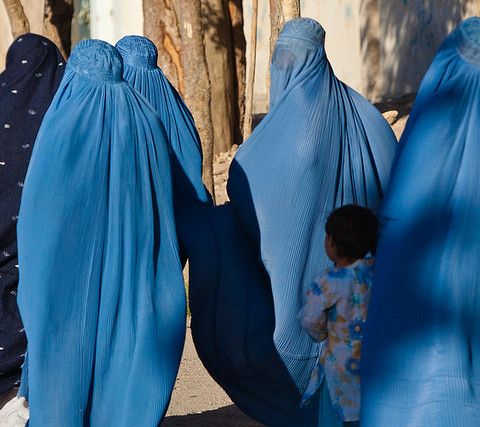 Afghanistan, i talebani rastrellano tutti i posti dove ci sono donne