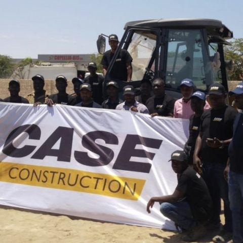 Ascolta la news sulla consegna di 125 mezzi Case Construction Equipment al Ministero dei Trasporti dell’Angola