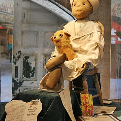 Robert the Doll