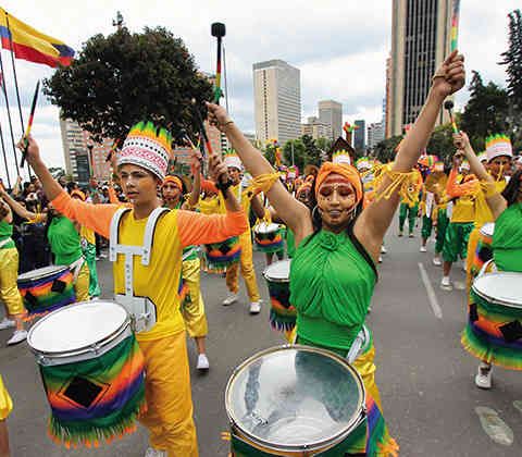 25 años de festivales de comparsas en Bogotá