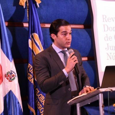 "Mi preocupación es el descrédito de la clase política y los partidos políticos", así lo dijo Francisco Guillén. (2/2)