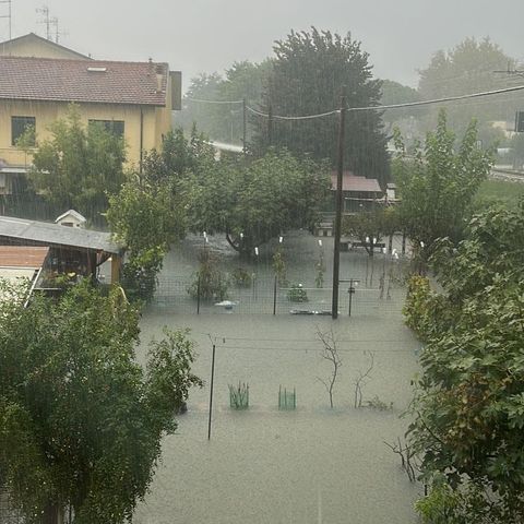 Maltempo, allerta rossa in Emilia Romagna. Danni ed evacuazioni in Sicilia