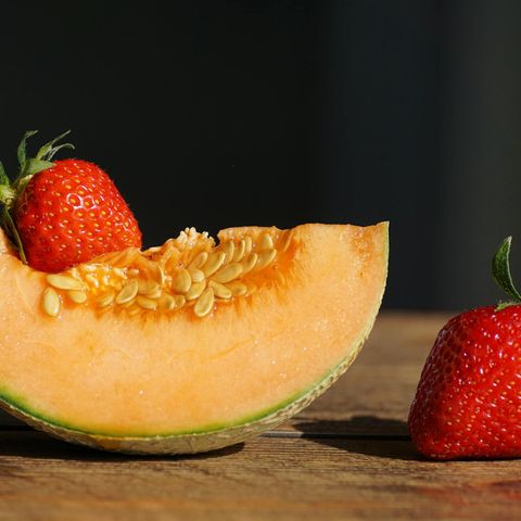 Melone: proprietà, benefici, valori nutrizionali e consigli per consumarlo al meglio