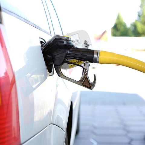 Se sancionará a gasolineras que no vendan litros de a litro