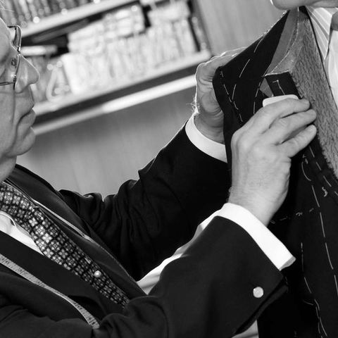 How to Choose a Fabric for Your Bespoke Suit