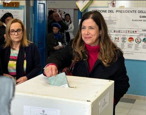 Elezioni in Sardegna, vince Todde. Il centrosinistra esulta: “Un giorno indimenticabile”