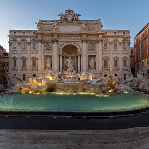 Roma Silenziosa Bellezza - Fontana di Trevi - ENG