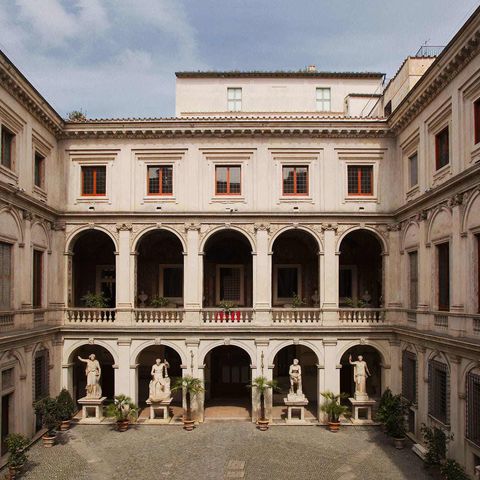 Da solo al Museo - Ludovico Pratesi a Palazzo Altemps a Roma
