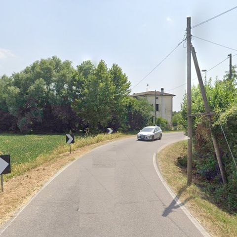 Ciclista urtato da un camion: 53enne ricoverato in rianimazione con politraumi