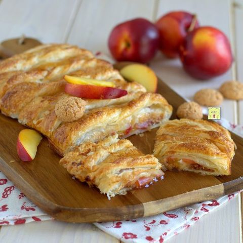 Strudel pesche e amaretti