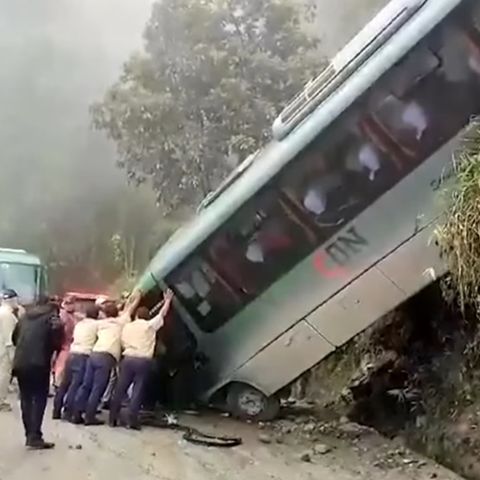 Psichiatra e farmacista vicentini feriti in Perù: erano a bordo di un’autobus finito nel dirupo