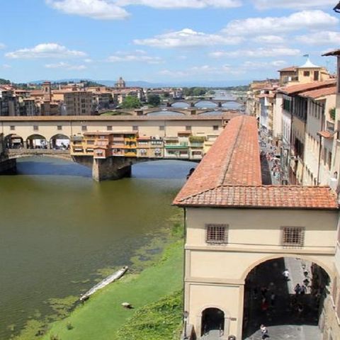 Camminare sopra la città di Firenze indisturbati: il restauro del Corridoio Vasariano