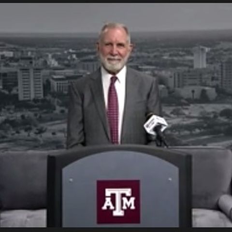 Texas A&M president Michael Young announces his retirement