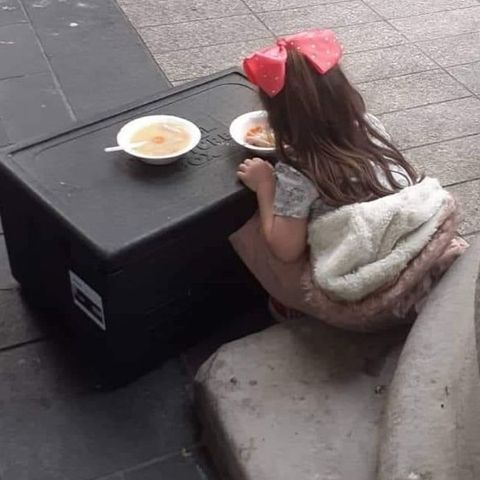 Homeless volunteer explains why he took shocking picture of child at soup run in Dublin this week