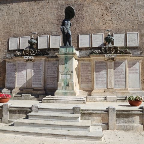 Episodio 2 - Il Monumento ai Caduti in guerra