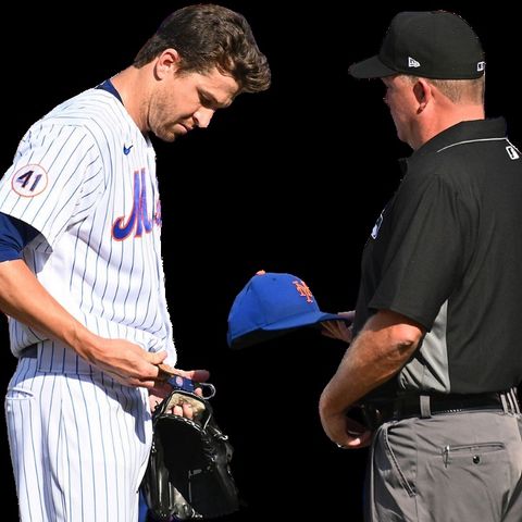 MLB: Jacob deGrom inspeccionado por los umpires en busca de sustancias pegajosas