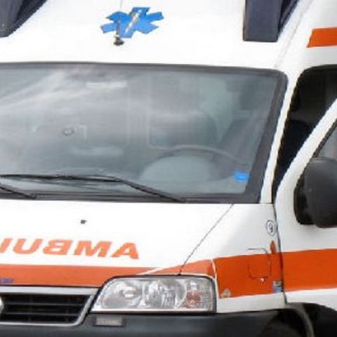 Cosenza, treno travolge camion fermo sui binari: morti i due conducenti