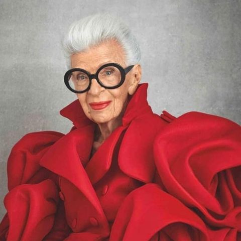 Addio a Iris Apfel. L’icona della moda aveva 102 anni