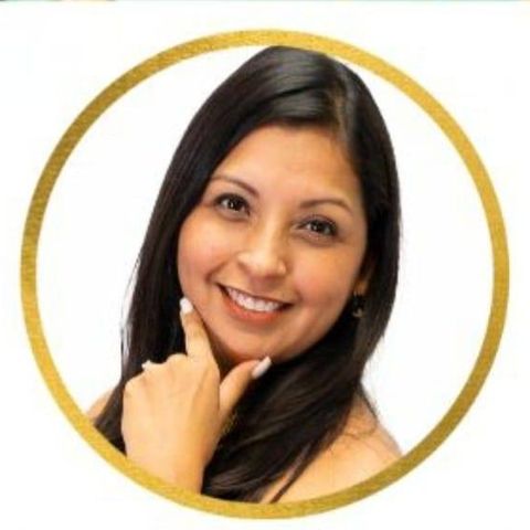 From Educator to Real Estate Maven: Adriana Rodriguez’ Journey on the Agents Lounge Podcast