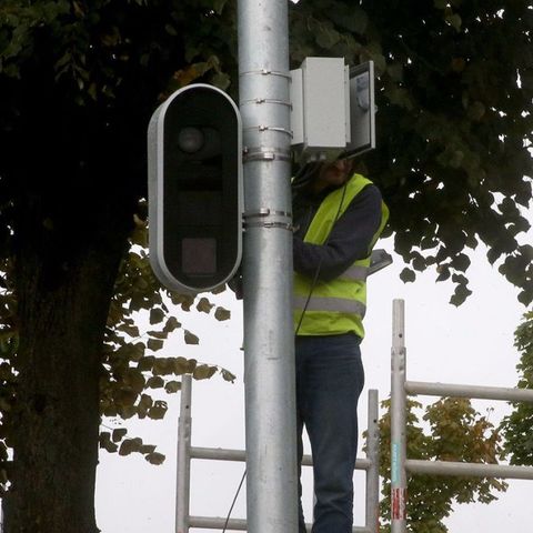 В Кедайняй устанавливают новые измерители скорости