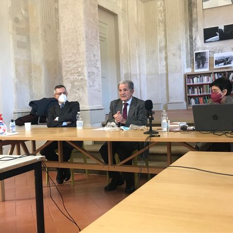 Lectio magistralis del Prof.re Romano Prodi - ll mondo sottosopra: l'Europa d'oggi e le sue prospettive