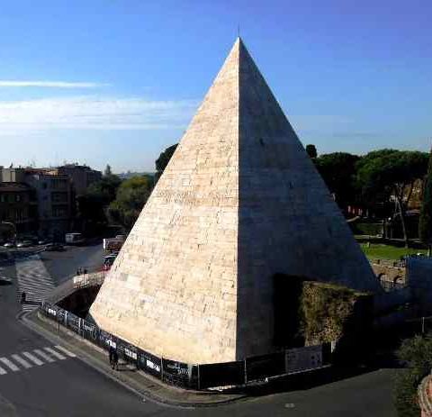 Podcast n.13: turismo in crisi? Come ripartire? Scopriamo con L'asino d'Oro la Piramide Cestia.