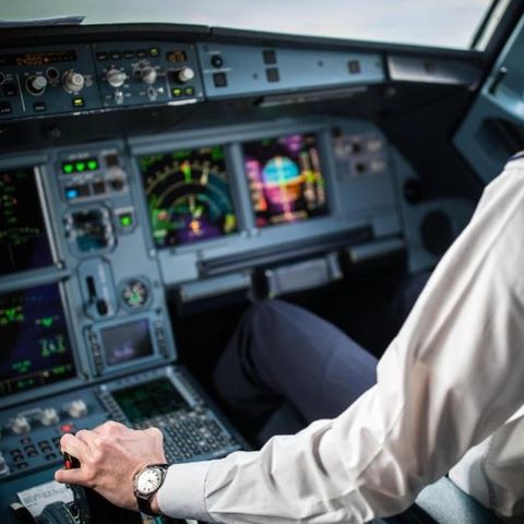 Piloto de aviación elige tener DIGNIDAD