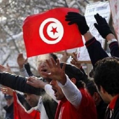 La Tunisia tra la nuova costituzione e i giovani che scappano dal paese