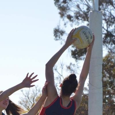 Sunraysia Netball correspondent Caitlin Vine discusses the latest action on the Flow Friday Sports Show
