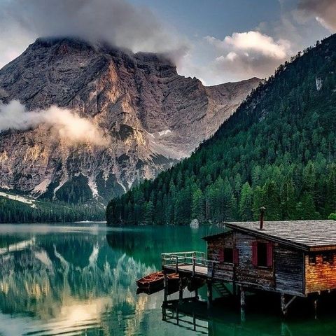 Il paradiso naturale più fotografato d’Italia il lago di Braies