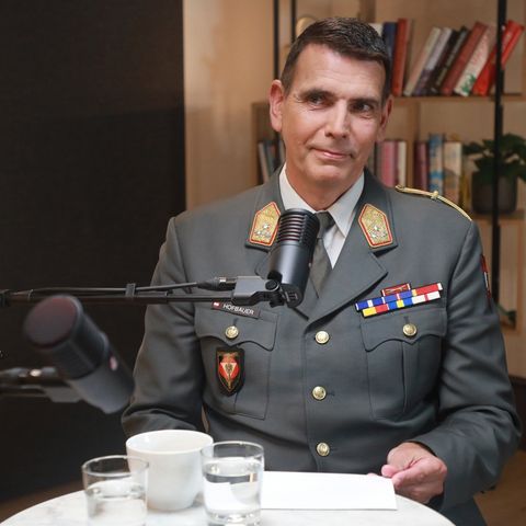 Alles außer Politik: Peter Filzmaier interviewt Bruno Hofbauer